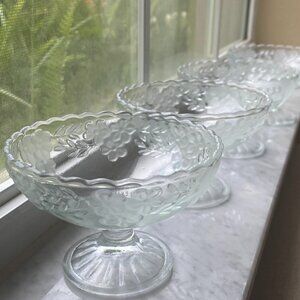 Raised Frosted Daisy Vine Footed Vintage Dessert Bowls Set of 4